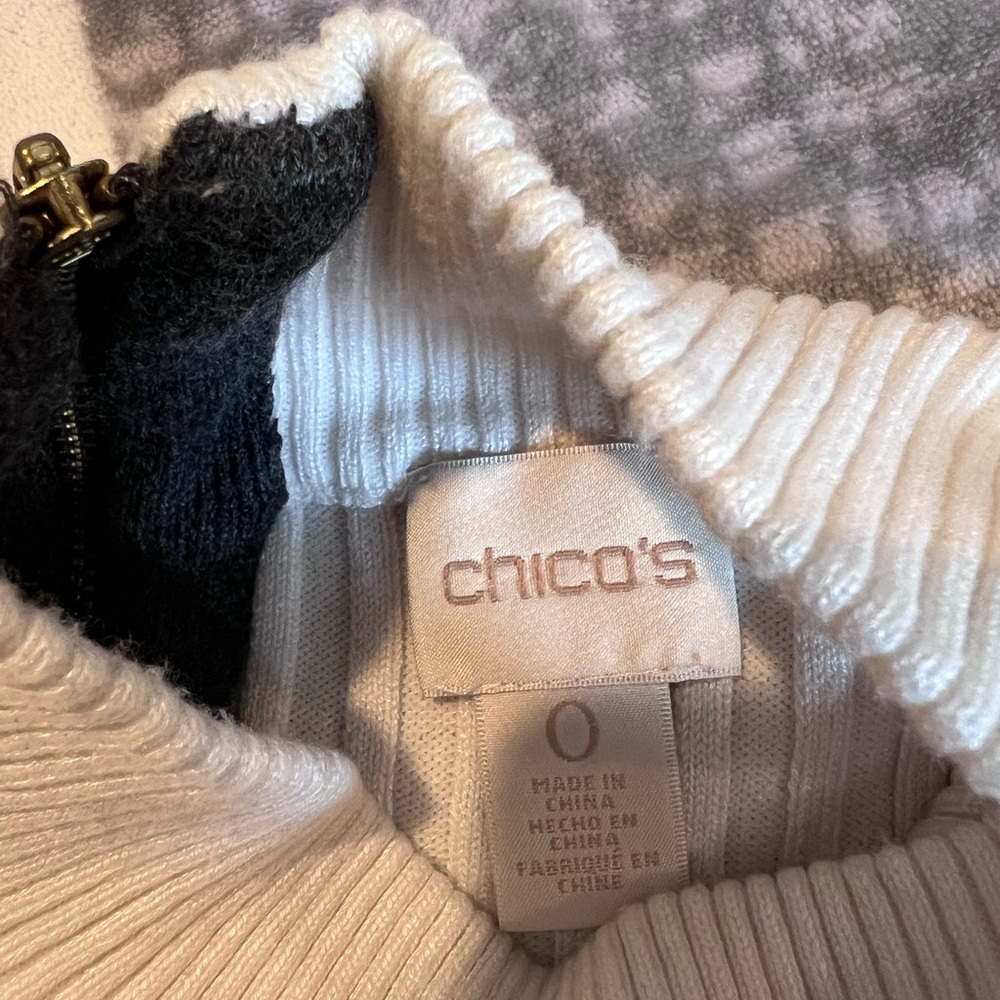 Chico's Bundle of Four Women’s Tops - Picture 14 of 15